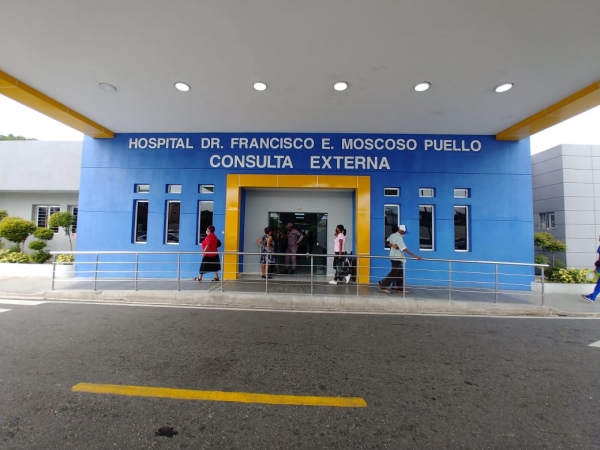 SNS informa director interino del Hospital Moscoso Puello cesa en sus funciones